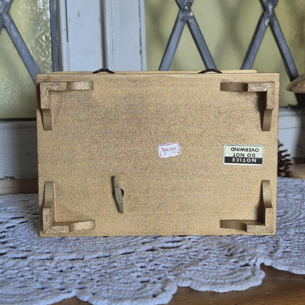 Vintage Musical Gold Jewelry Box - Picture 11 of 11